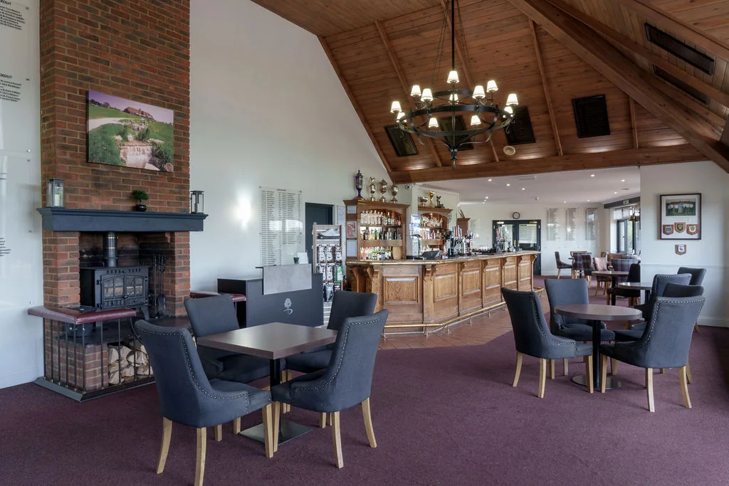 batchworth-park-clubhouse-bar-lounge